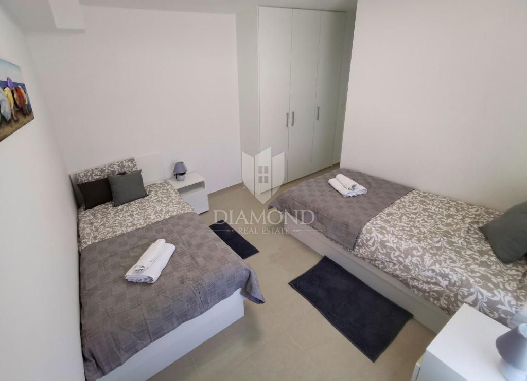 PRIMA FILA SUL MARE - Vendita di un appartamento di lusso a Banjole