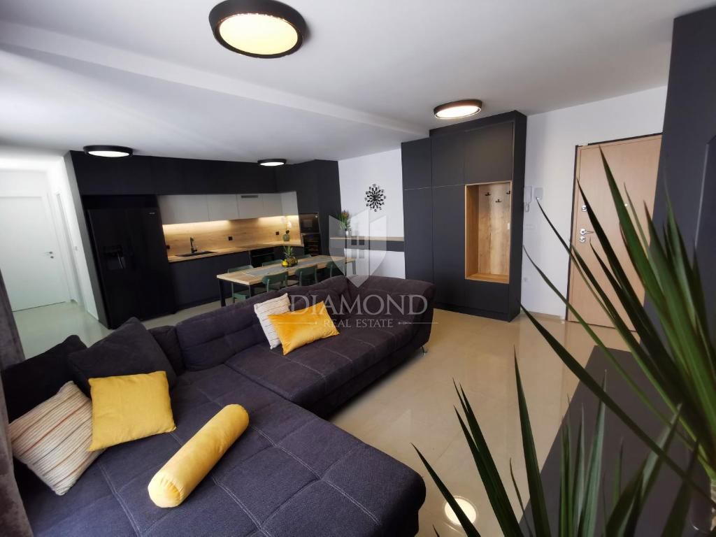 PRIMA FILA SUL MARE - Vendita di un appartamento di lusso a Banjole