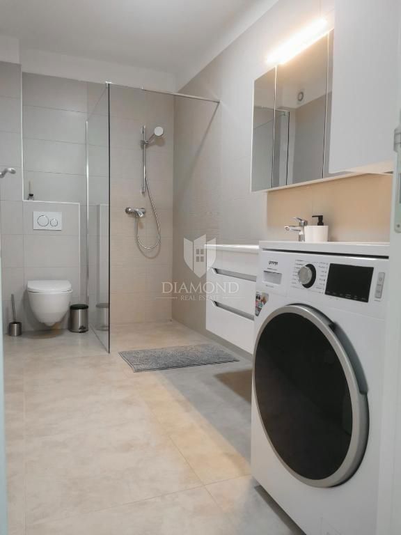 PRIMA FILA SUL MARE - Vendita di un appartamento di lusso a Banjole