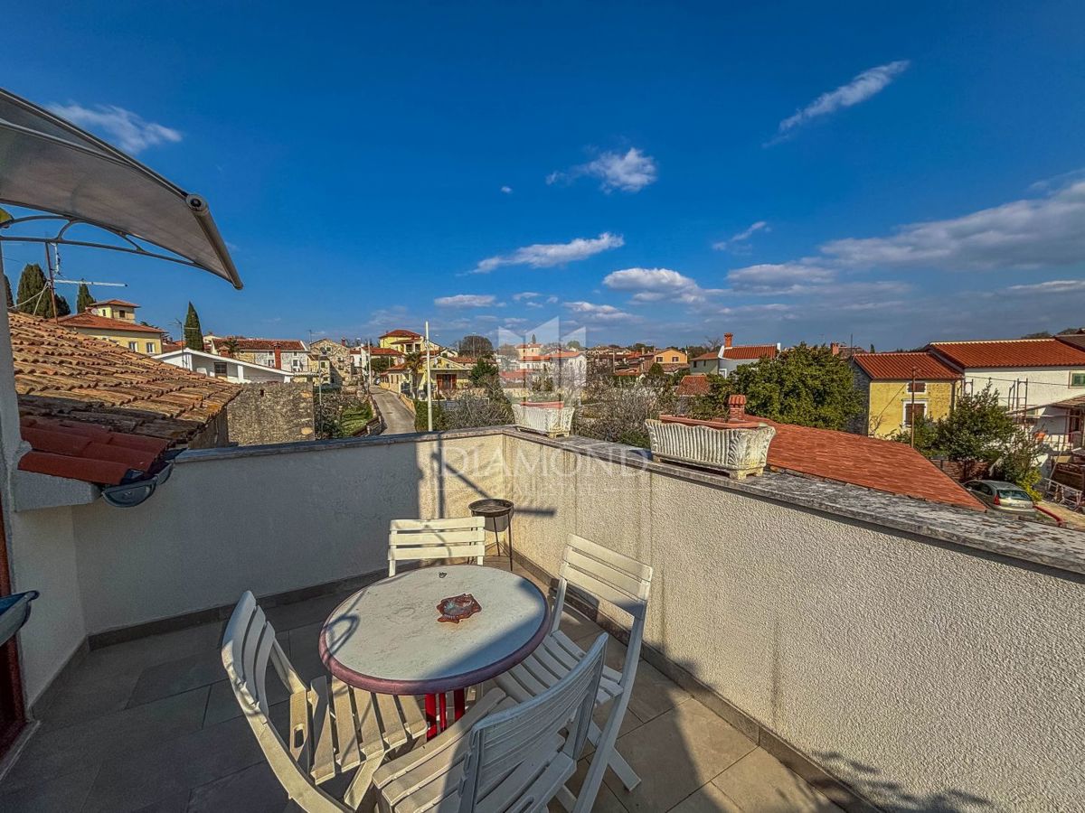 Istria, Parenzo, dintorni, casa a schiera pronta per essere abitata immediatamente!