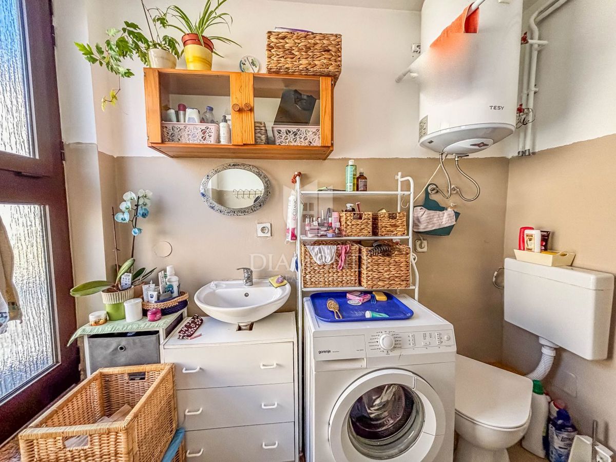 Istria, Parenzo, dintorni, casa a schiera pronta per essere abitata immediatamente!