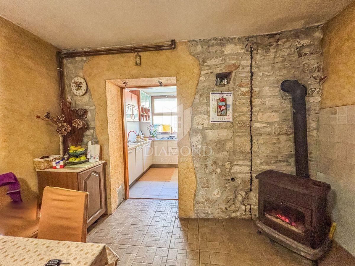 Istria, Parenzo, dintorni, casa a schiera pronta per essere abitata immediatamente!