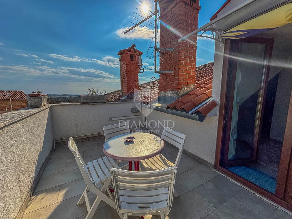 Istria, Parenzo, dintorni, casa a schiera pronta per essere abitata immediatamente!