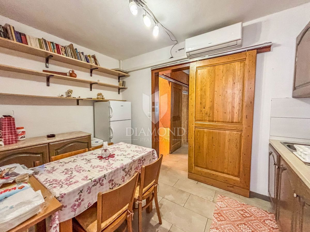 Istria, Parenzo, dintorni, casa a schiera pronta per essere abitata immediatamente!