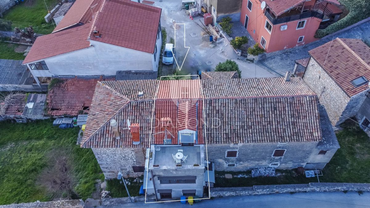 Istria, Parenzo, dintorni, casa a schiera pronta per essere abitata immediatamente!