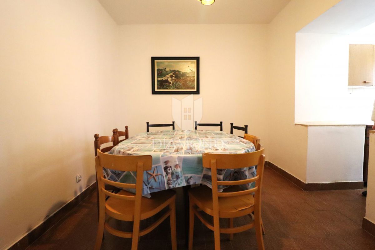 Parenzo – casa con due unità abitative e grande potenziale