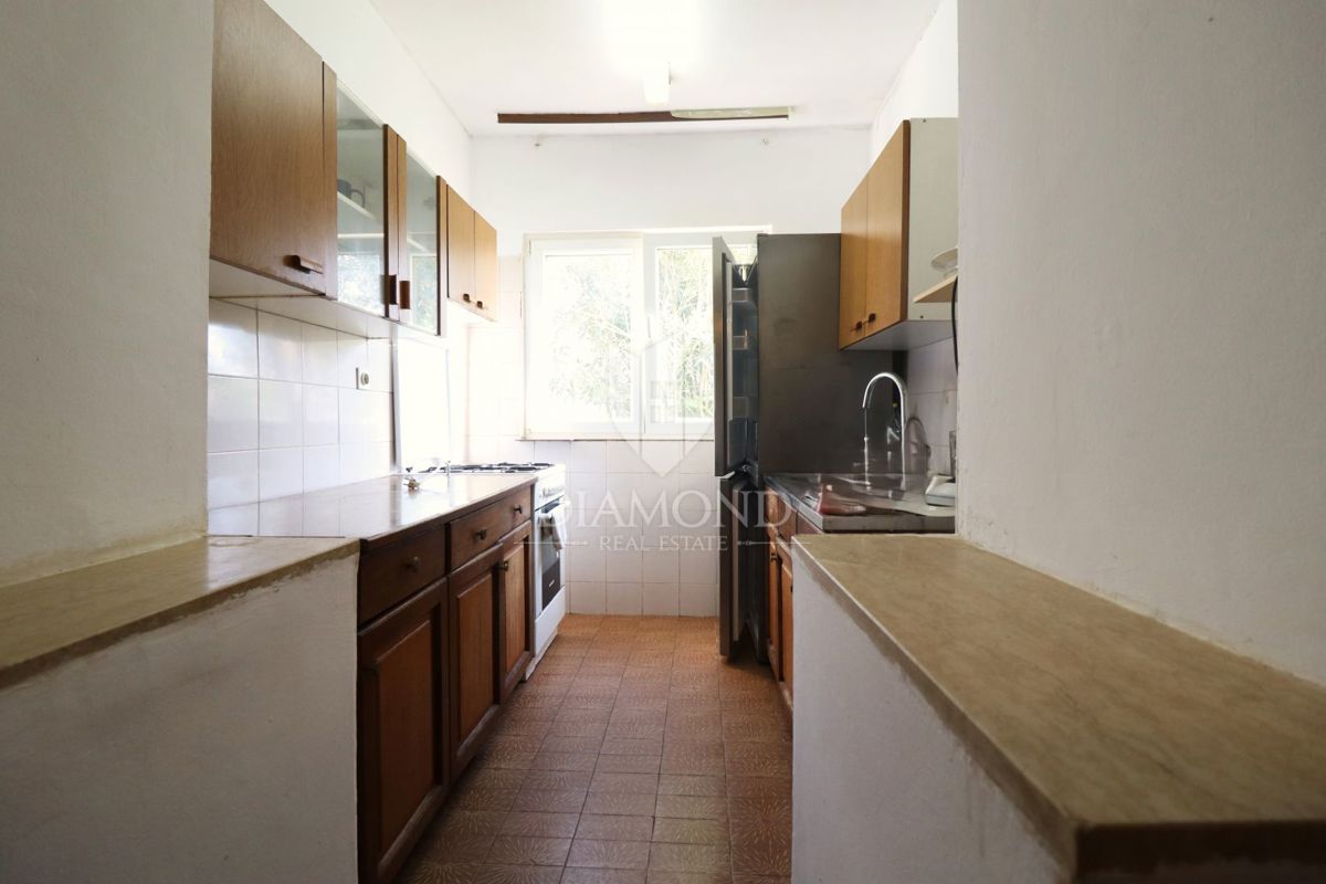 Parenzo – casa con due unità abitative e grande potenziale