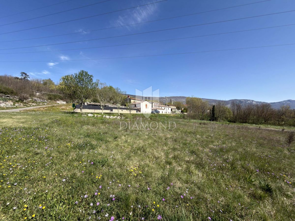 Kršan, dintorni - terreno edificabile con permesso di costruire