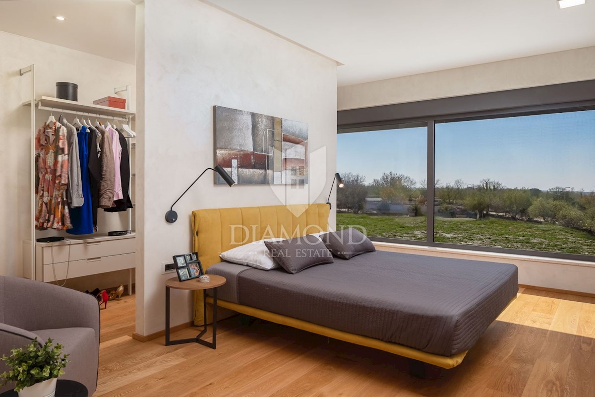 PULA - CASA CON 6 CAMERE DA LETTO, LUSSO