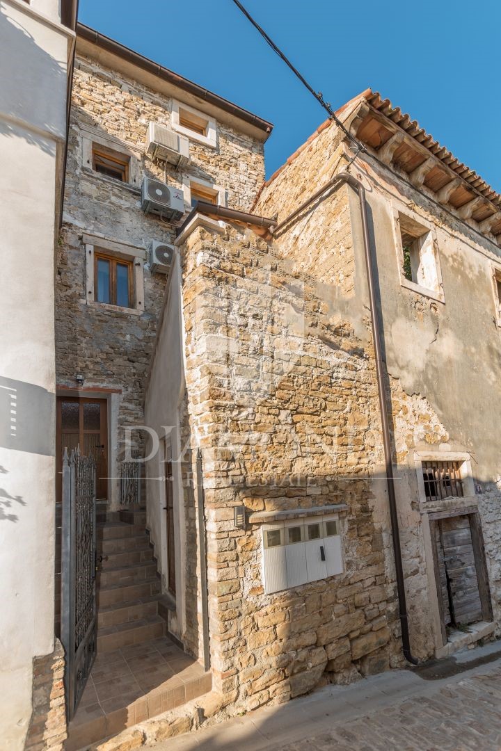 Buie, casa in pietra d'Istria