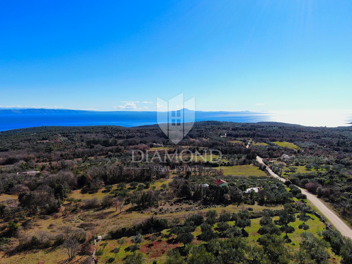 Bellissimo terreno con vista sul mare