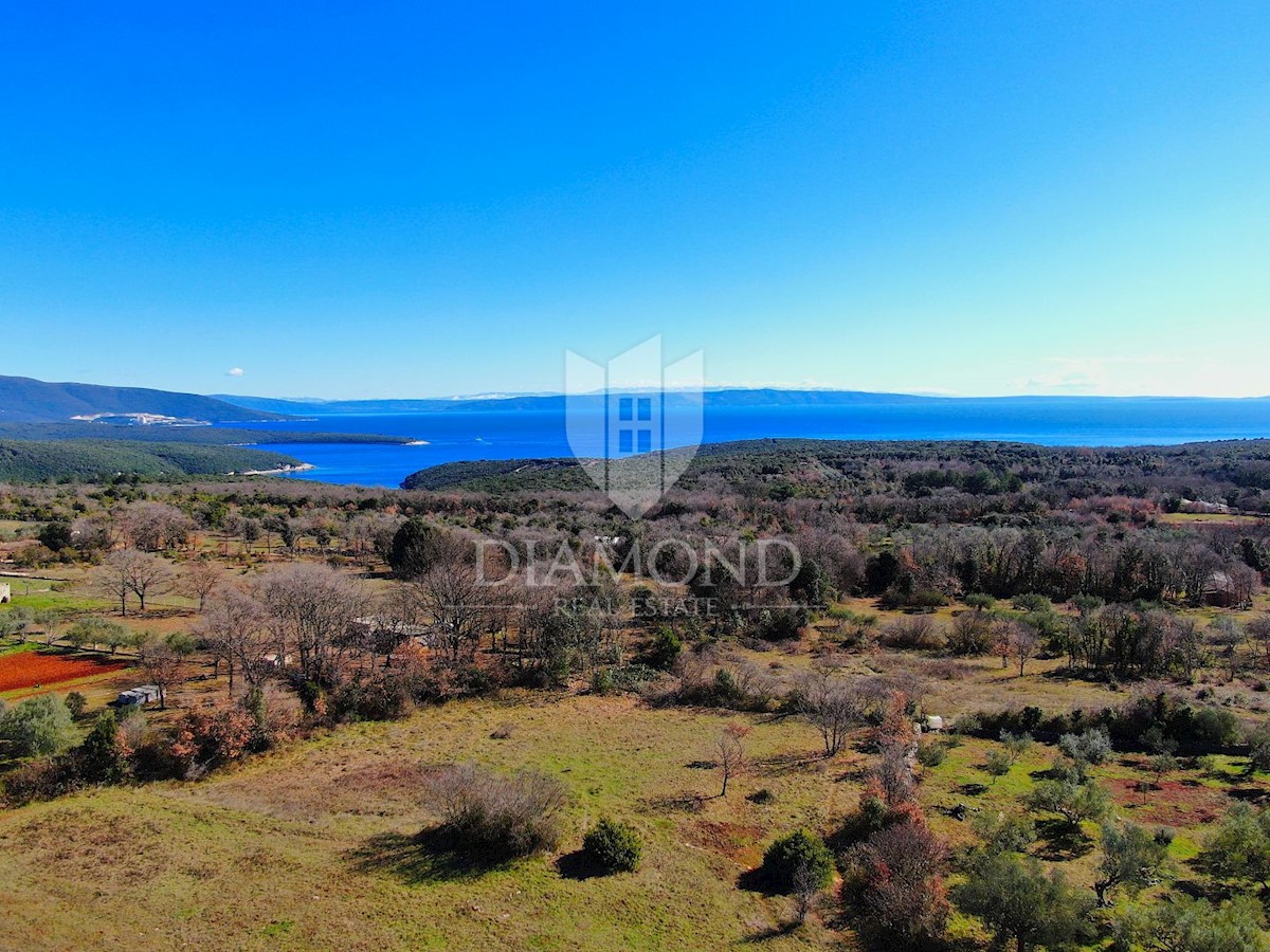 Bellissimo terreno con vista sul mare