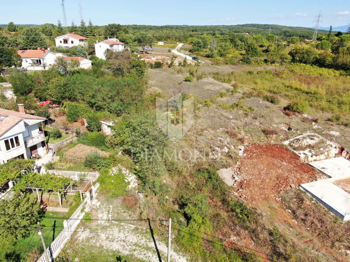 Labin, dintorni, terreno edificabile in ottima posizione