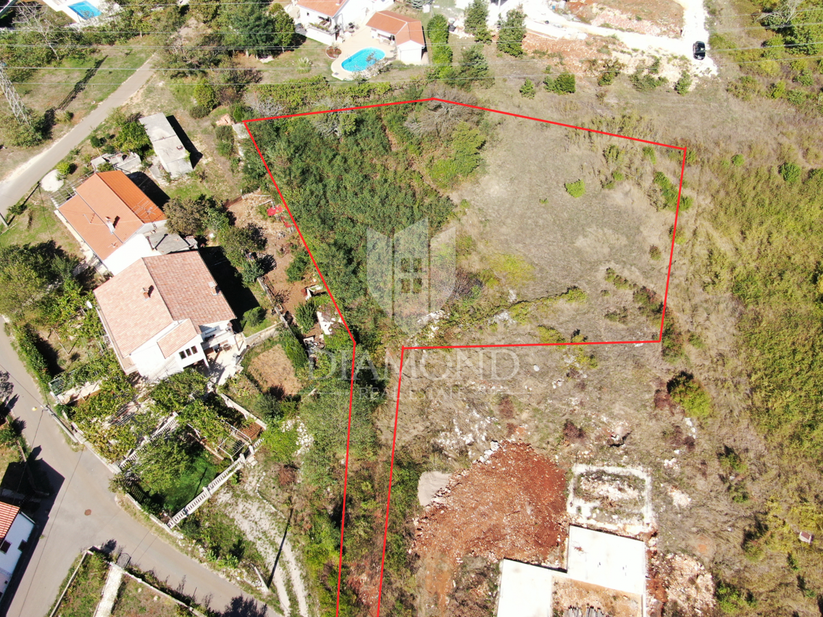 Labin, dintorni, terreno edificabile in ottima posizione