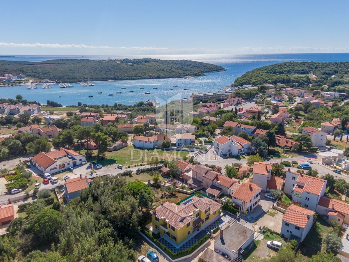 Medulin, dintorni, grande casa con piscina non lontano dalla spiaggia