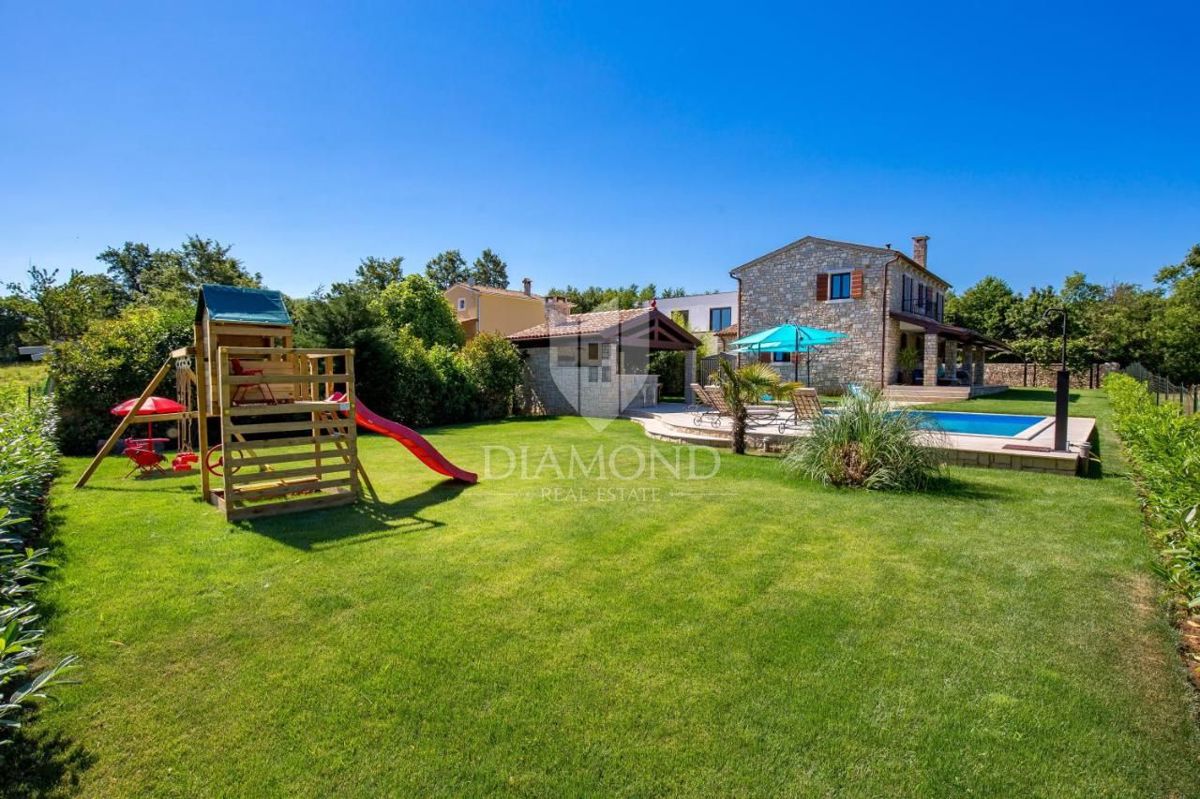 Svetvinčenat, dintorni, bella villa autoctona