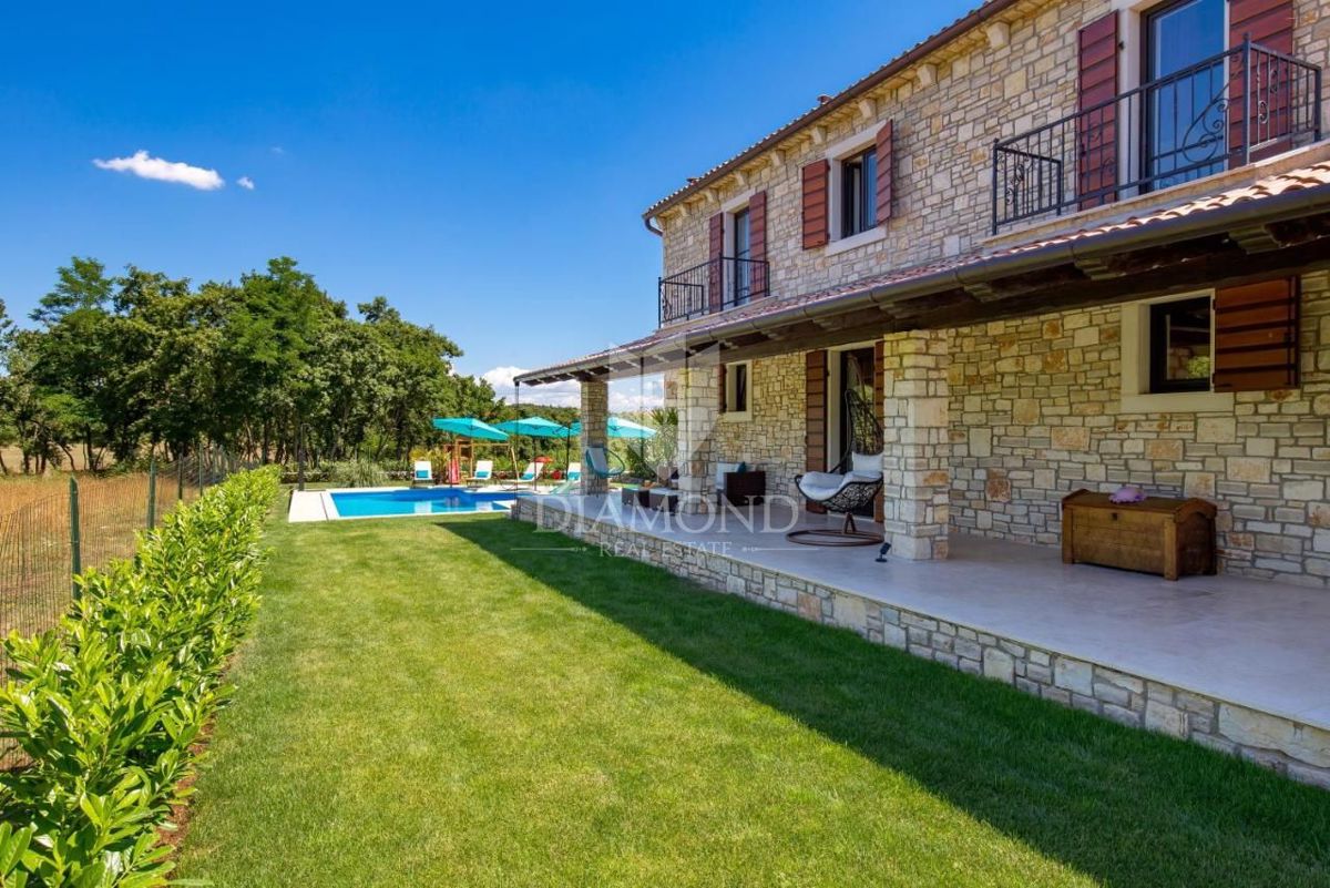 Svetvinčenat, dintorni, bella villa autoctona