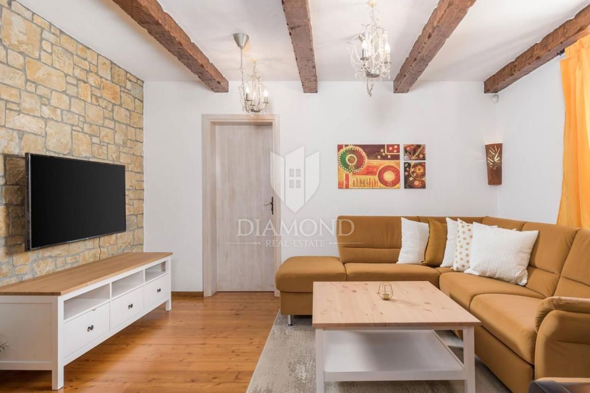 Svetvinčenat, dintorni, bella villa autoctona
