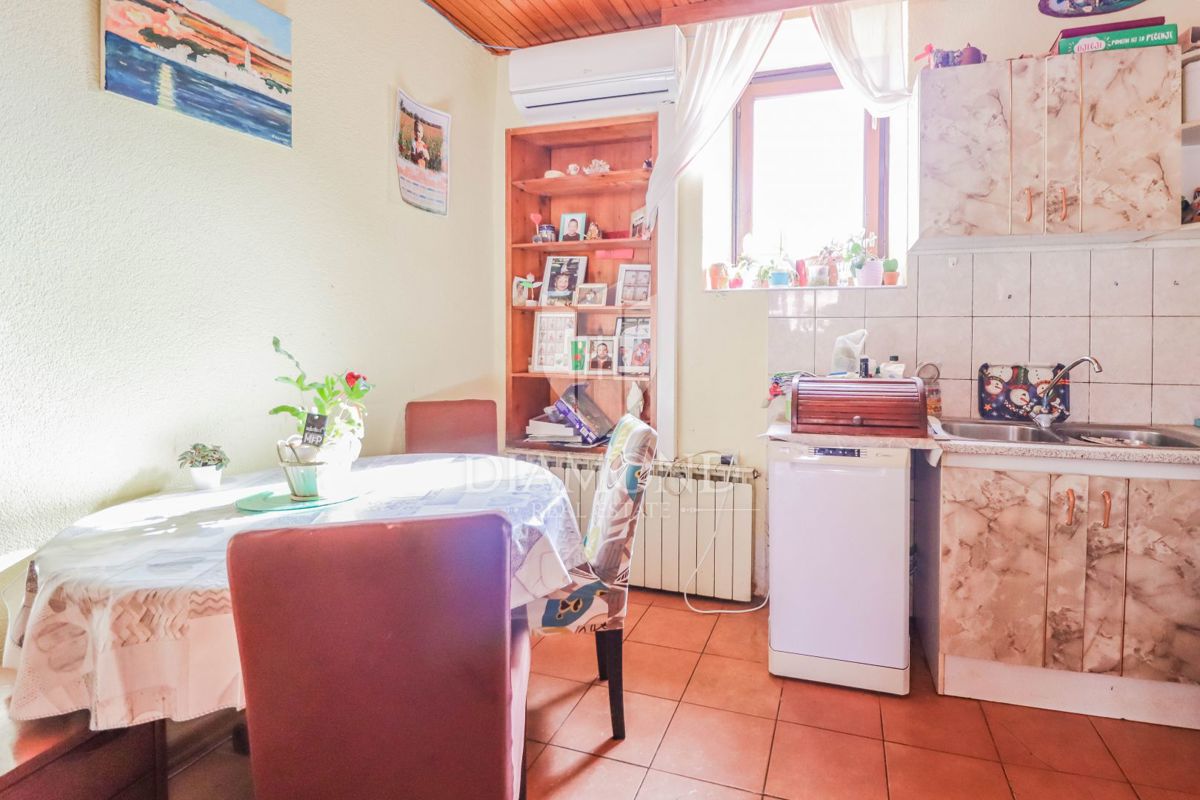 Verteneglio, casa per investimenti con spazio commerciale!