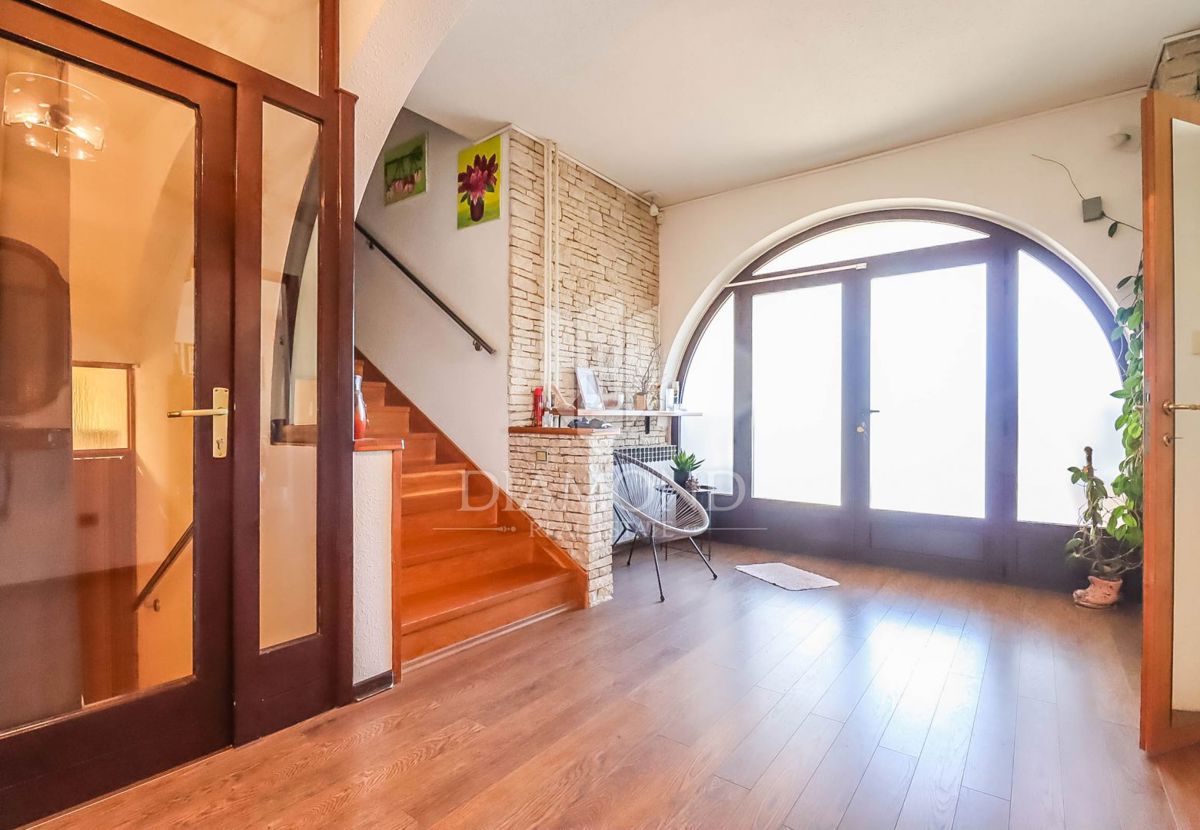 Casa Veli vrh, Pula, 340m2