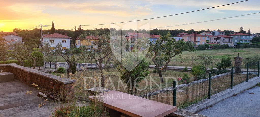 Labin, confortevole appartamento in una posizione eccellente