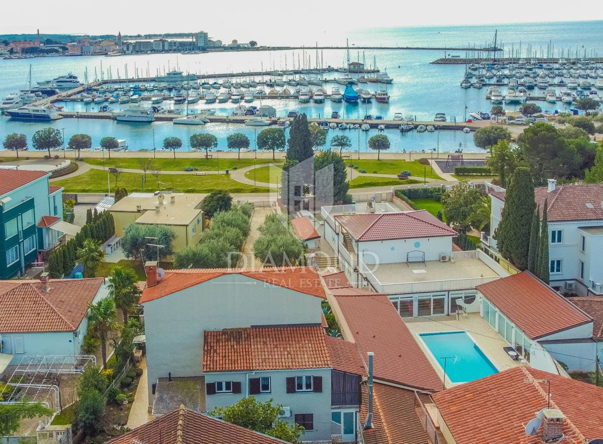 Umago, condominio 1a fila al mare!