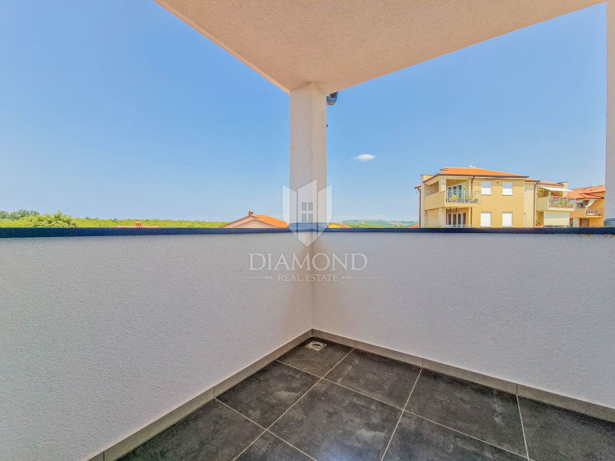 Buie, nuova casa moderna con piscina in una posizione tranquilla!