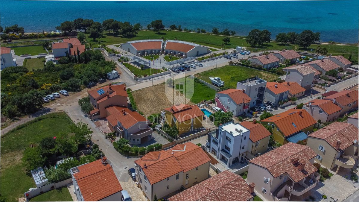 Medulin, bella casa 3a fila dal mare