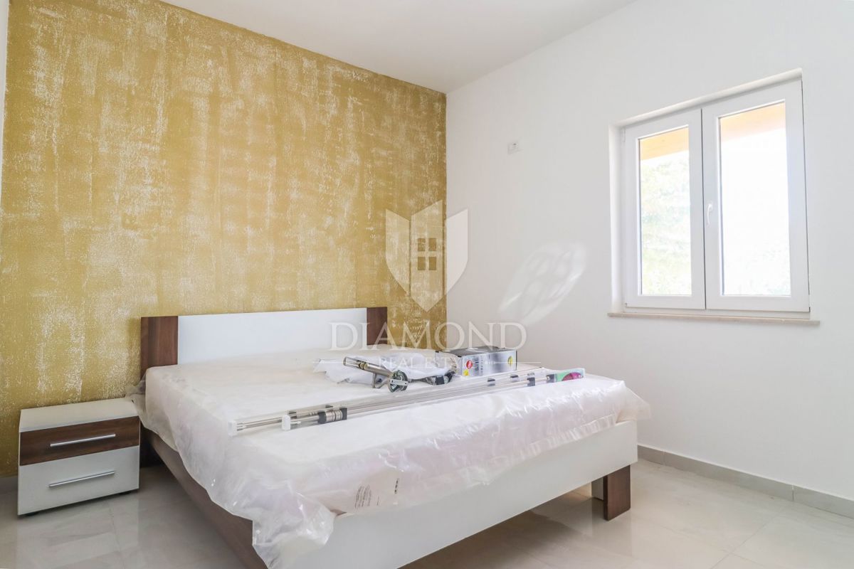 Medulin, casa completamente rinnovata con un cortile ampio