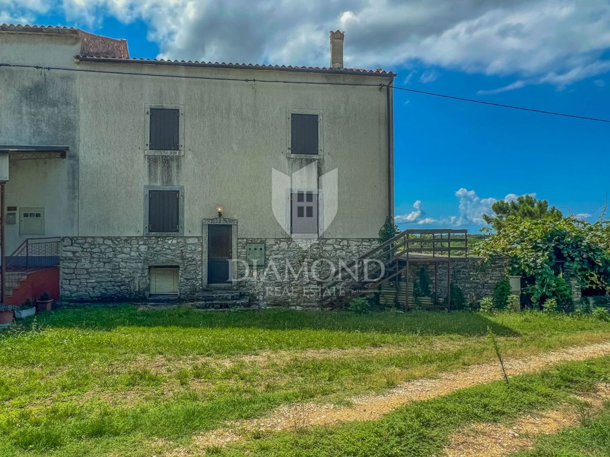 Zona di Umago, casa in pietra in una posizione tranquilla