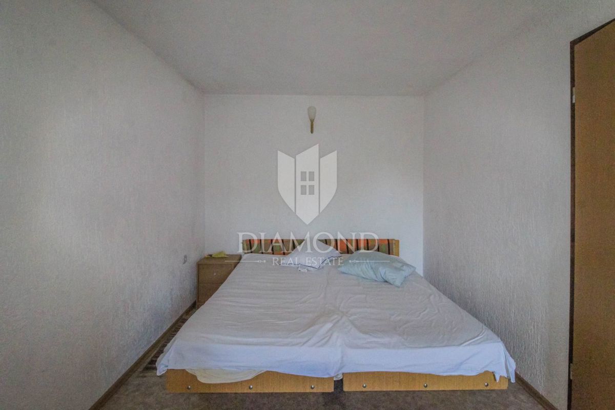 Zona di Umago, casa in pietra in una posizione tranquilla