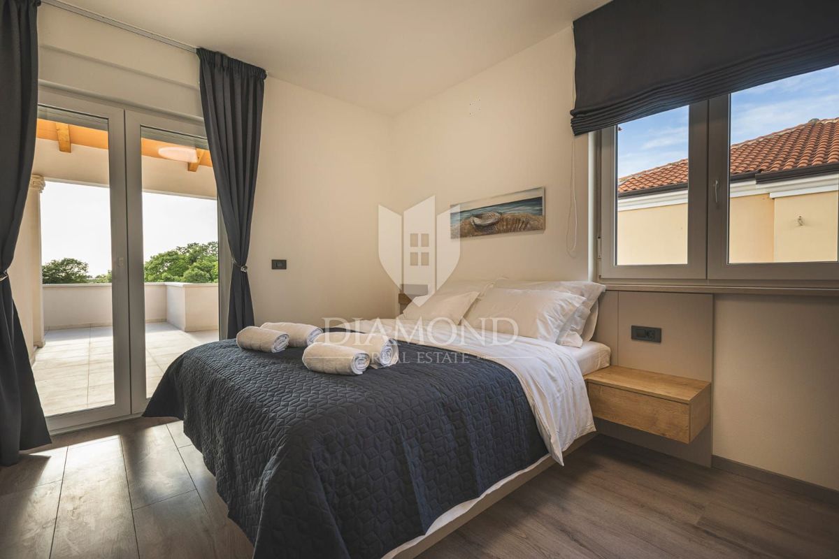 Umago, dintorni! Villa moderna con vista mare!