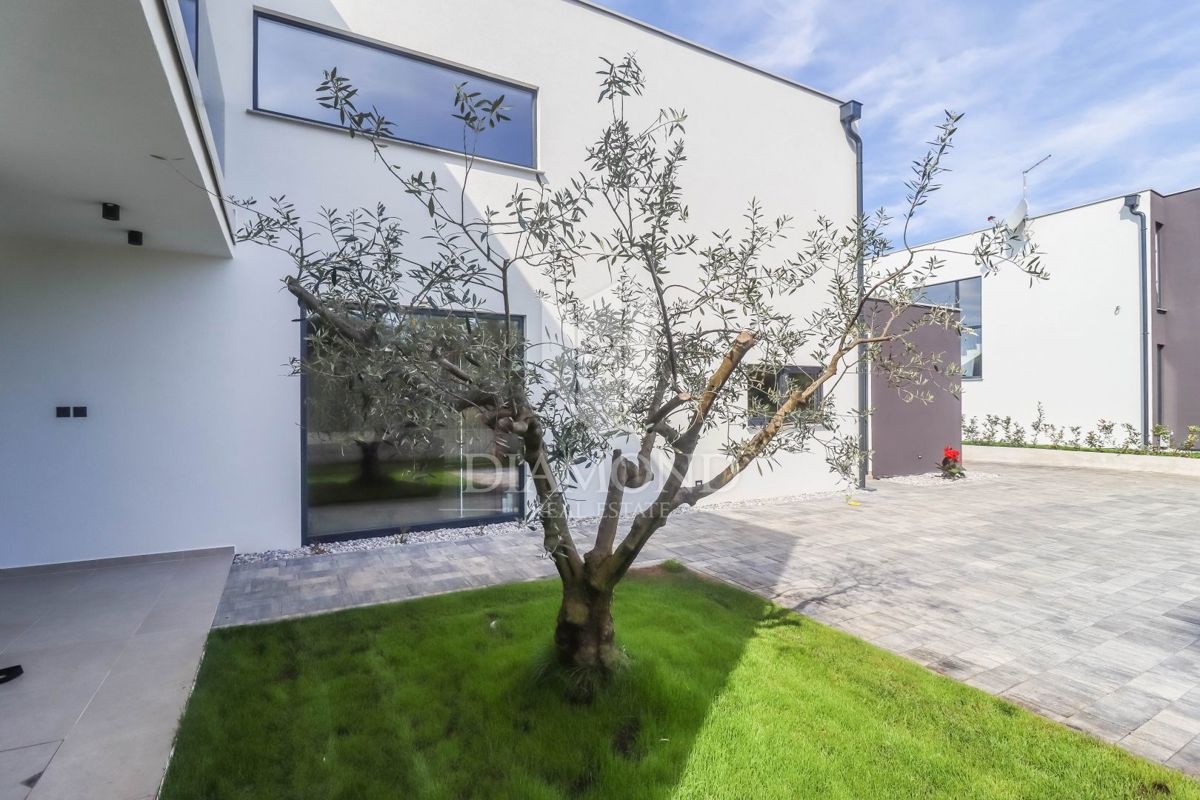 Parenzo, dintorni villa di lusso con vista mare!
