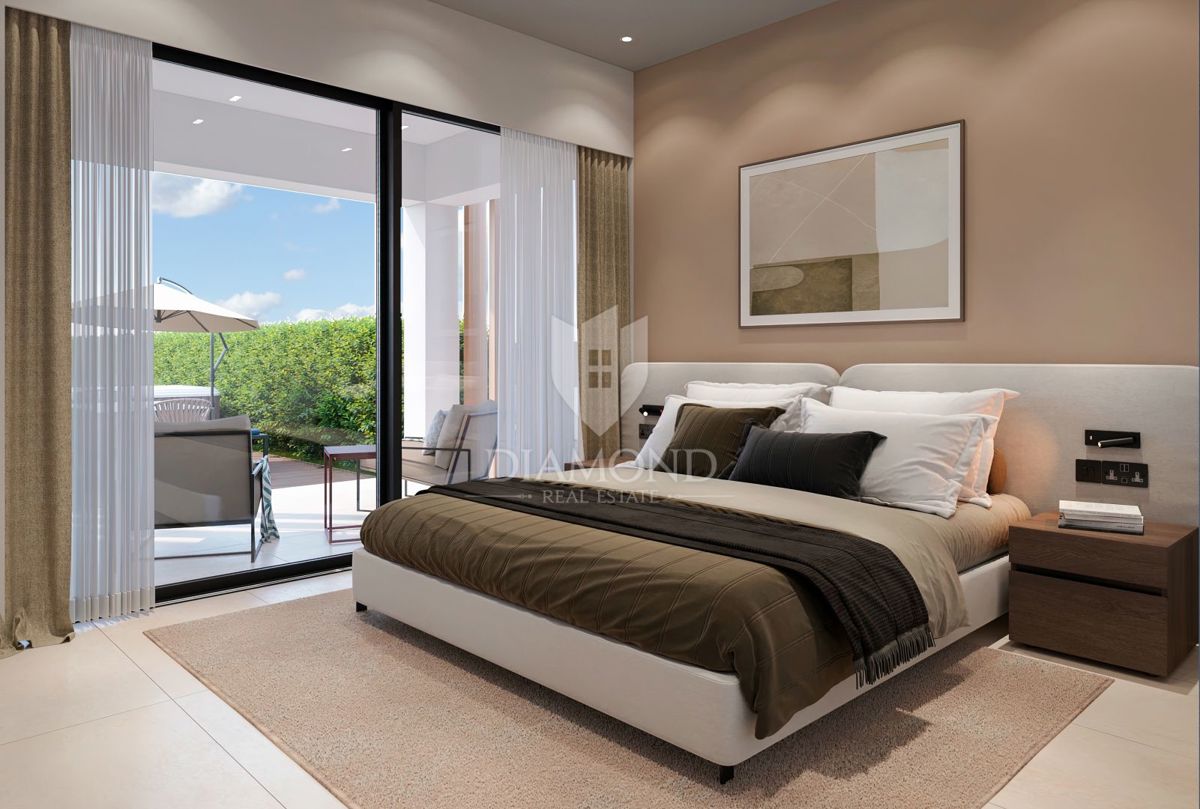 Rovigno, lussuoso appartamento con giardino non lontano dalla spiaggia