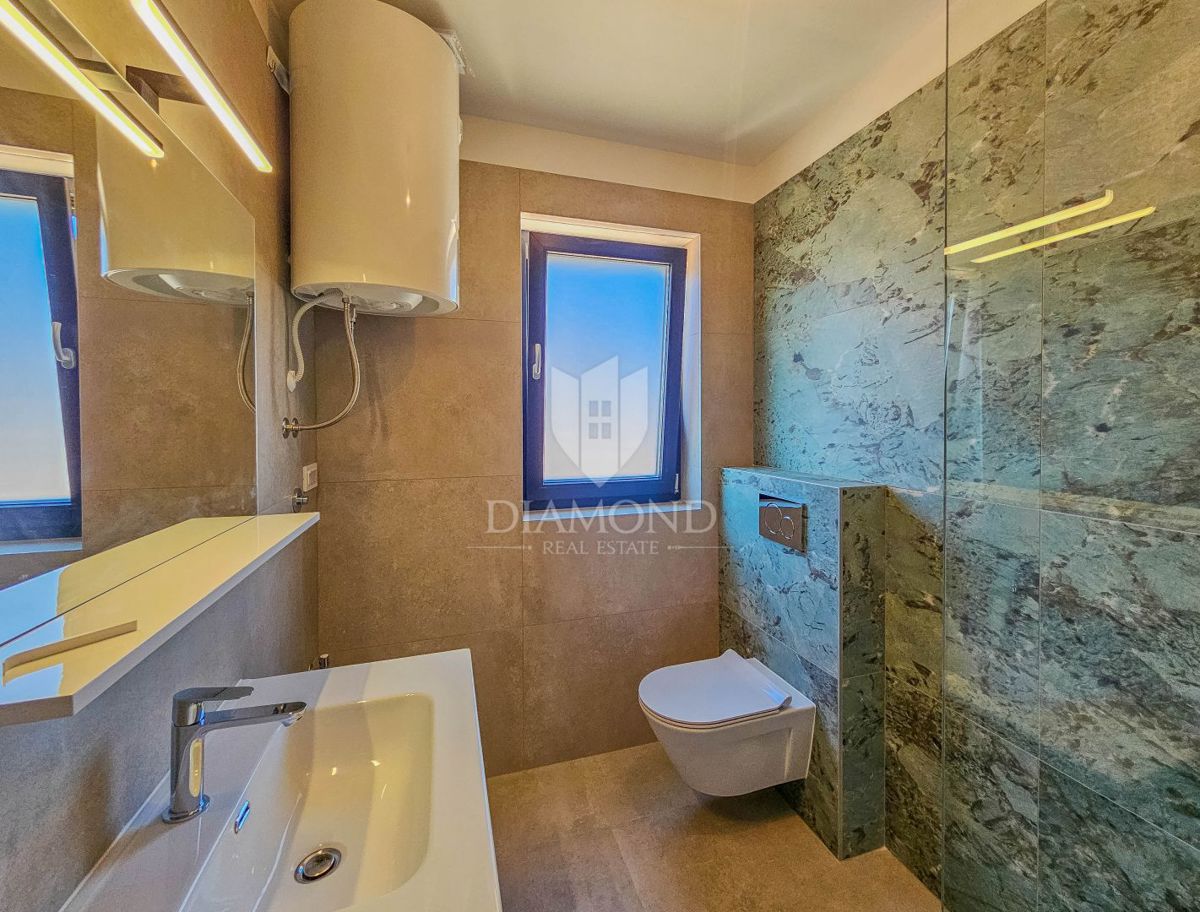 Umago, dintorni! Bellissimo appartamento in un nuovo edificio!