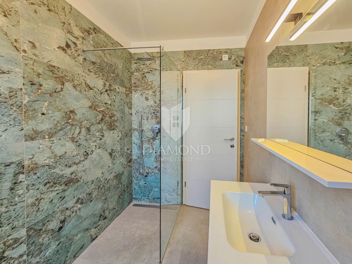 Umago, dintorni! Bellissimo appartamento in un nuovo edificio!