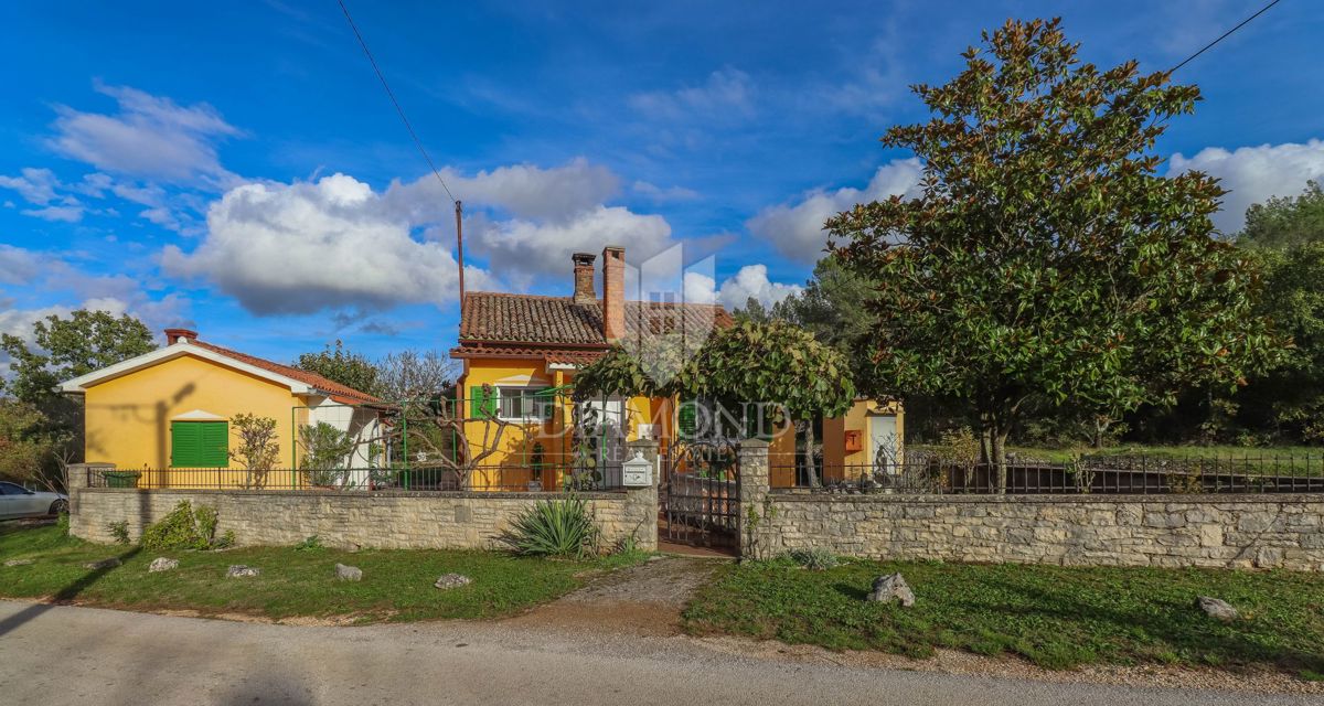 Rovigno, dintorni, affascinante casa in pietra