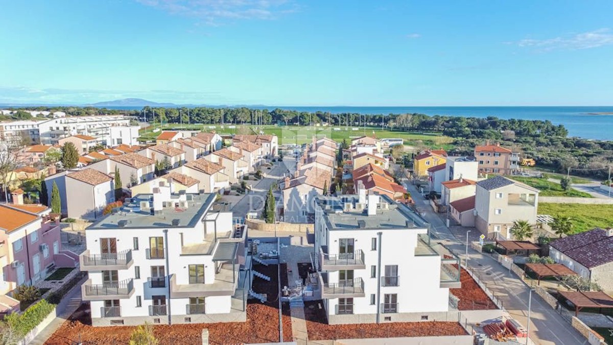 Nuovo edificio moderno, 2° piano, ascensore, 100 metri dal mare, Medolino!