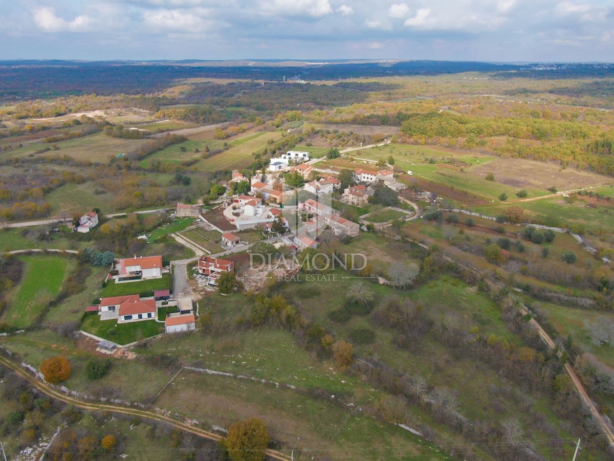 Valle, dintorni, OCCASIONE - terreno in una posizione tranquilla