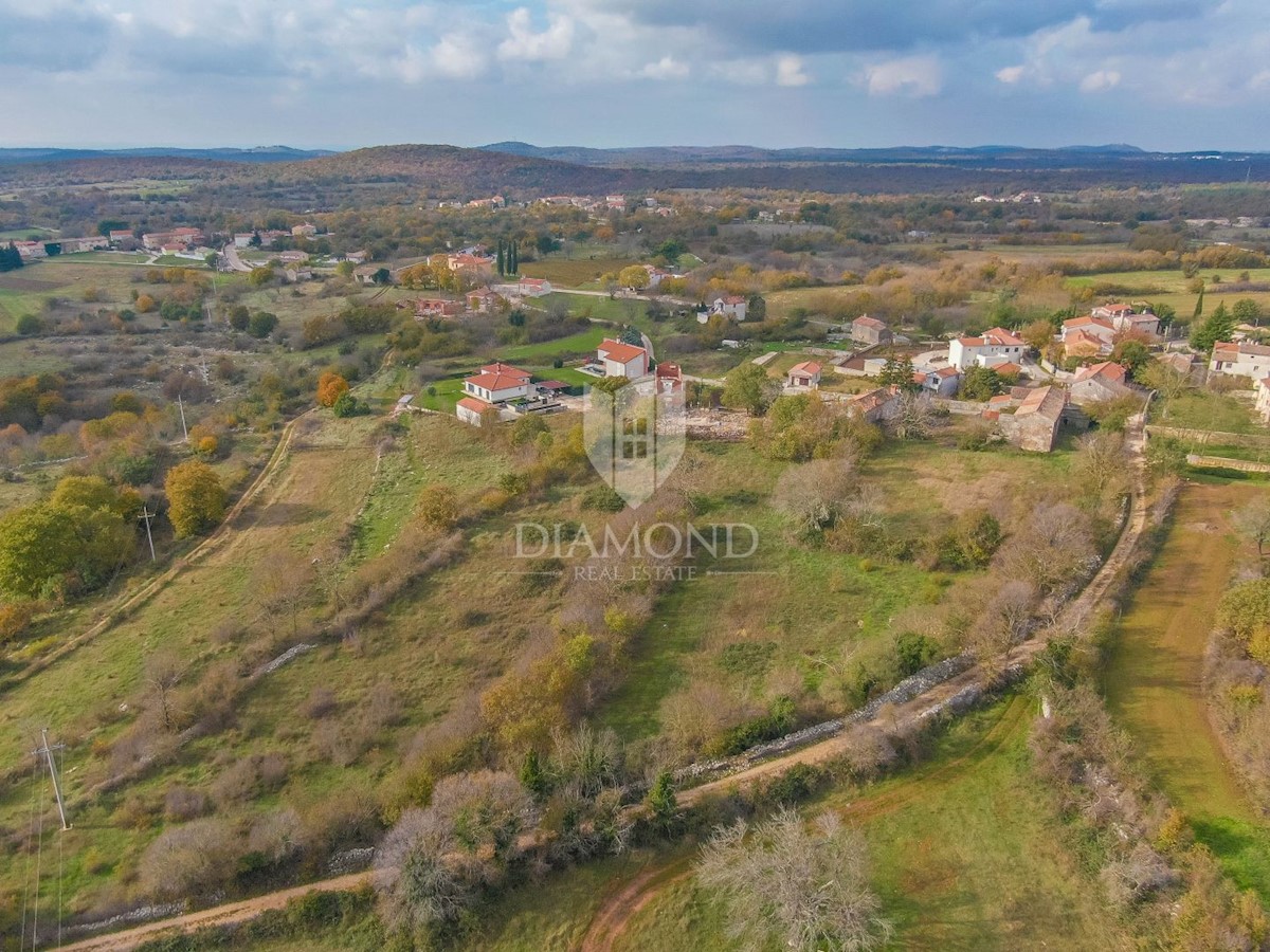 Valle, dintorni, OCCASIONE - terreno in una posizione tranquilla