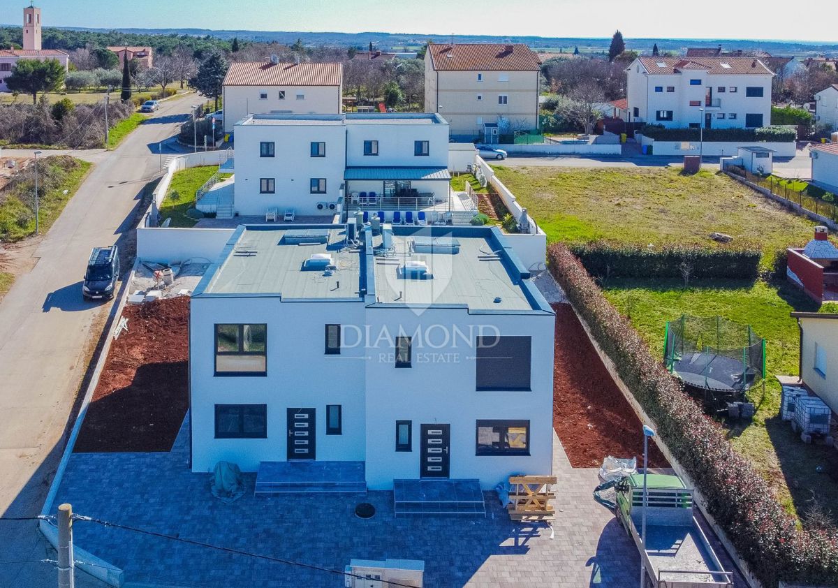 Umago, dintorni! Casa moderna attrezzata con piscina!
