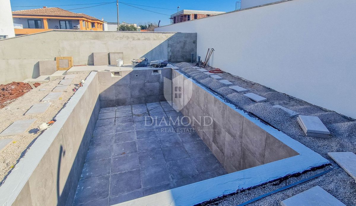Umago, dintorni! Casa moderna attrezzata con piscina!