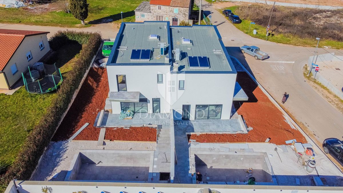 Umago, dintorni! Casa moderna attrezzata con piscina!