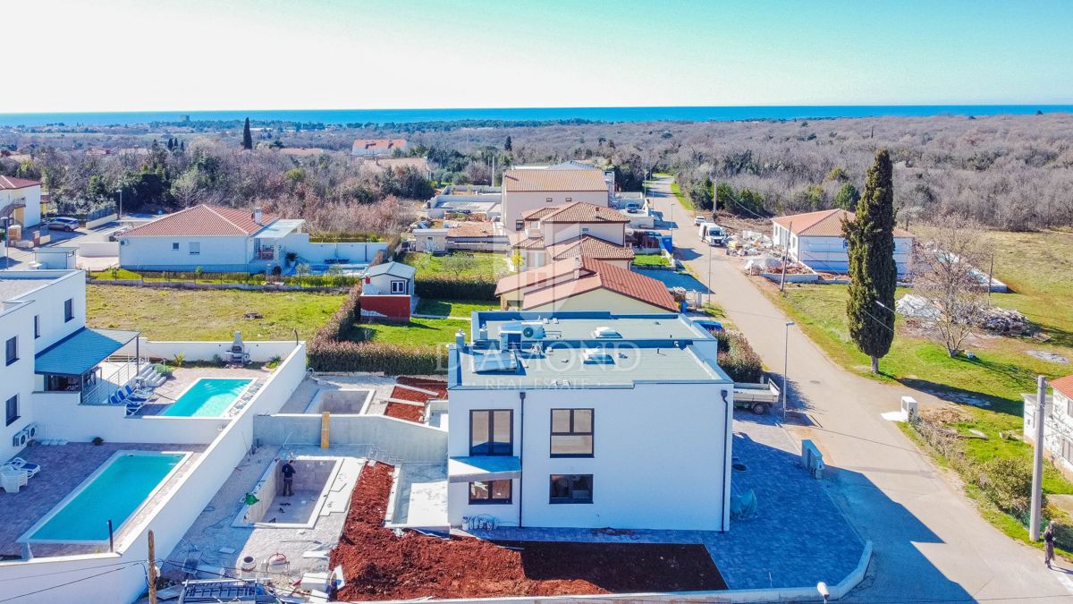 Umago, dintorni! Casa moderna attrezzata con piscina!
