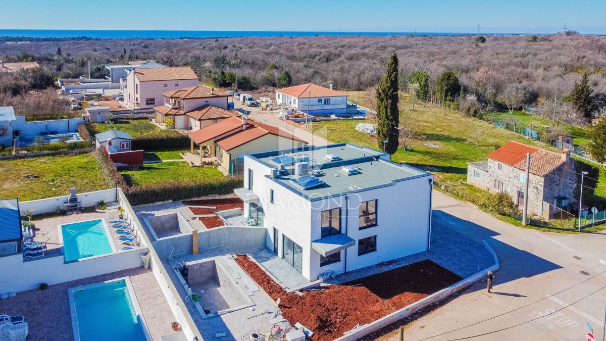 Umago, dintorni! Casa moderna attrezzata con piscina!