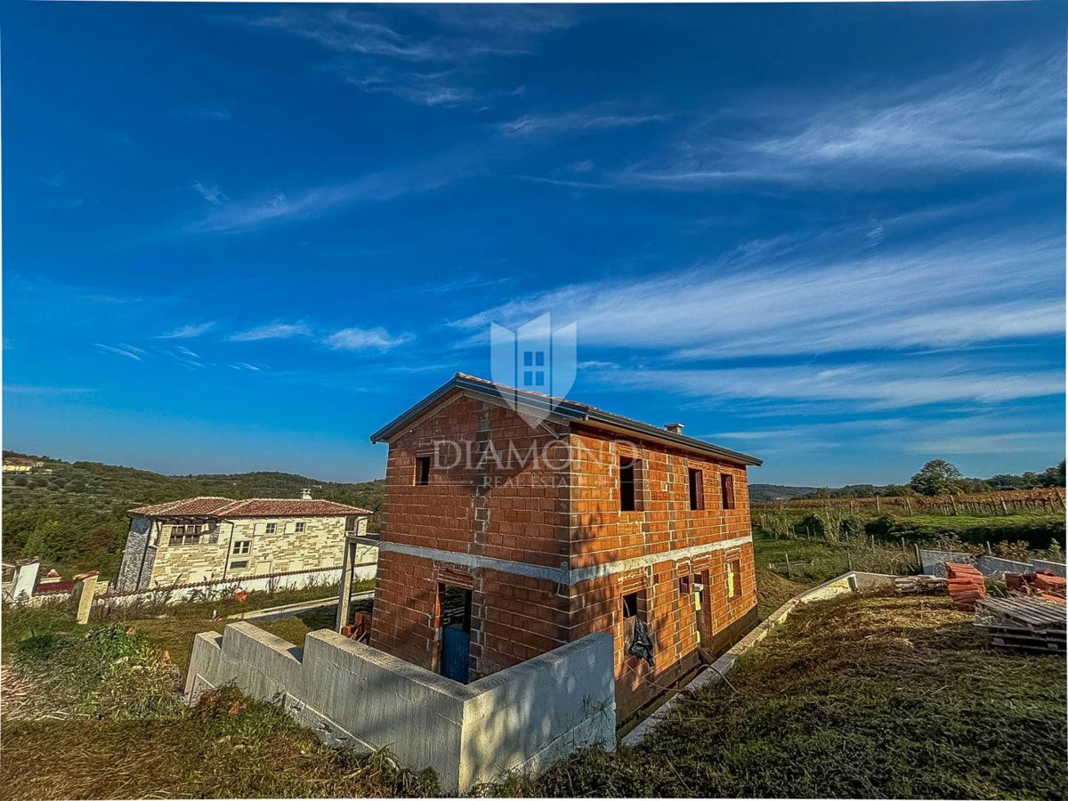 Momiano, nuova costruzione, villa con piscina!