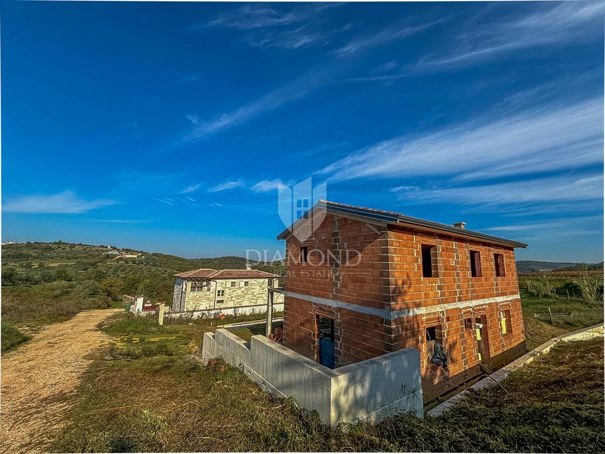 Momiano, nuova costruzione, villa con piscina!