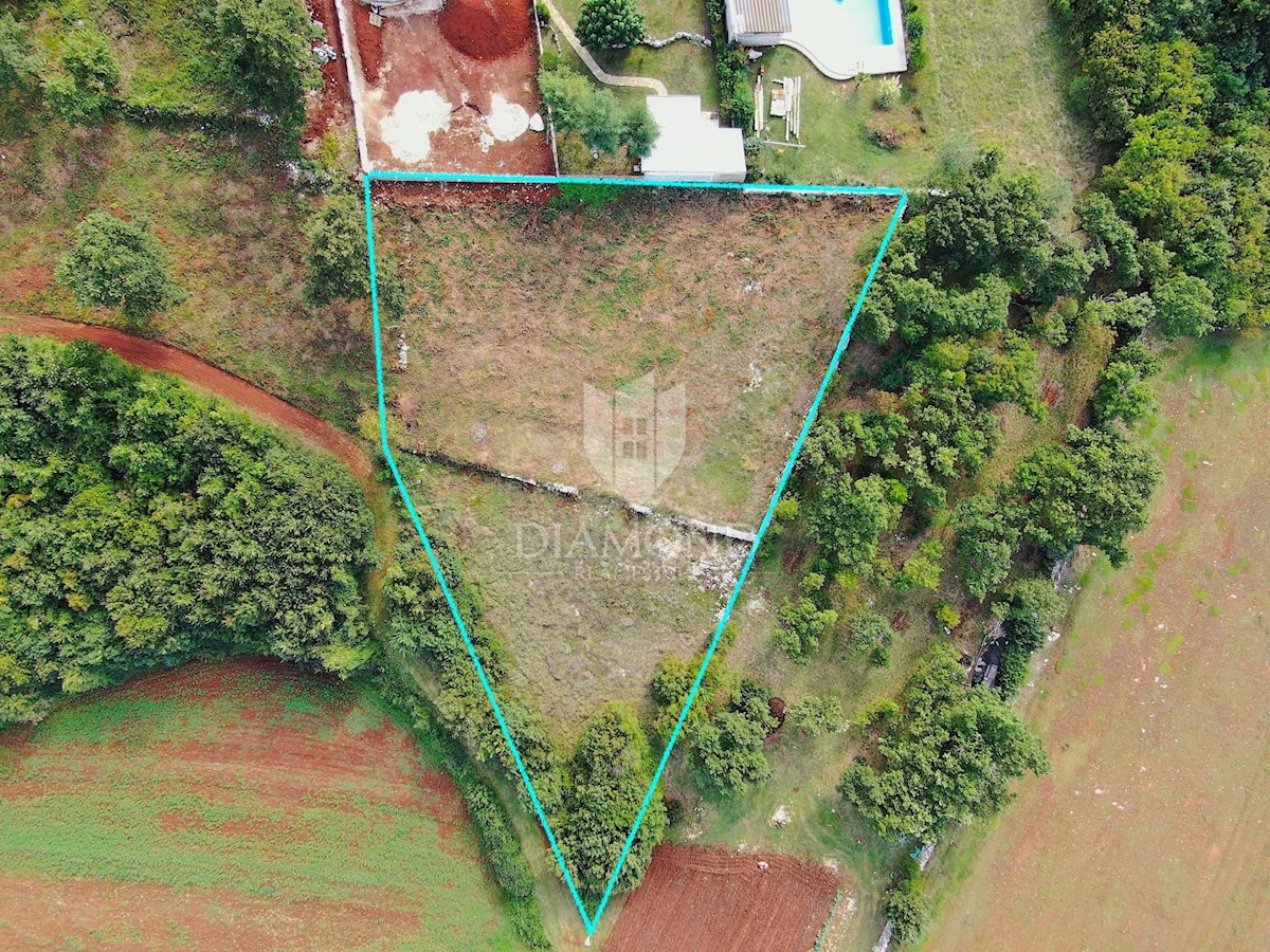 Svetvinčenat, terreno edificabile con concessione edilizia per la costruzione di una villa 