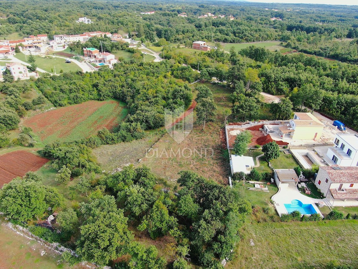 Svetvinčenat, terreno edificabile con concessione edilizia per la costruzione di una villa 