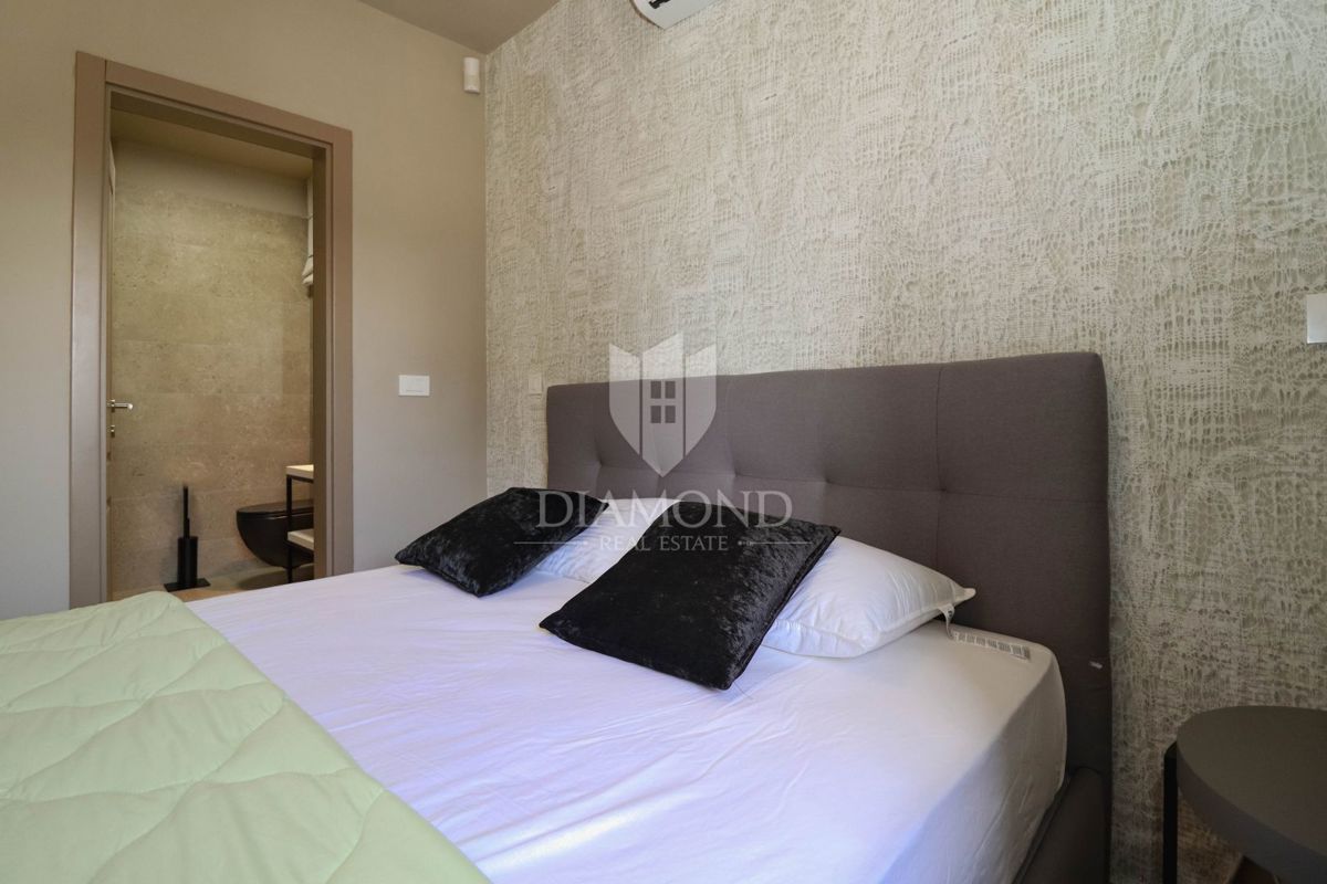 Parenzo, dintorni, villa in pietra d'Istria in posizione tranquilla